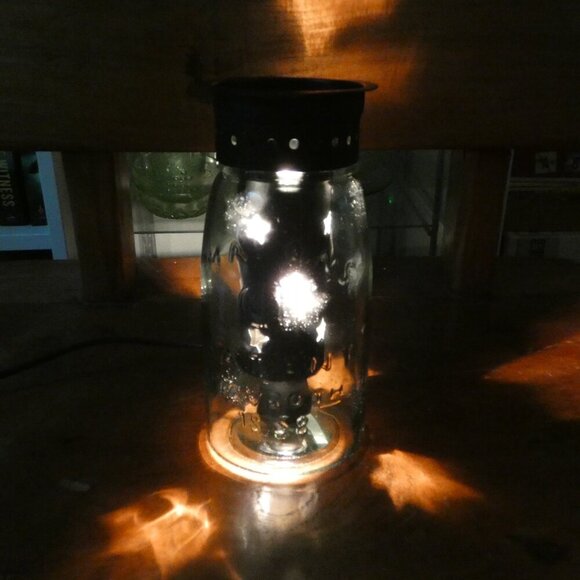 Colonial Tin Works Antique Mason Jar table lamp / wax warmer - Picture 1 of 14